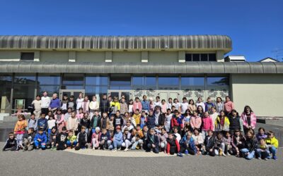 Učenici razredne nastave u kinu